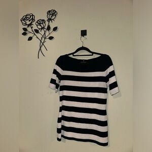 White House Black Market Women’s Boat Neck Short Sleeve Button Accent Size Small